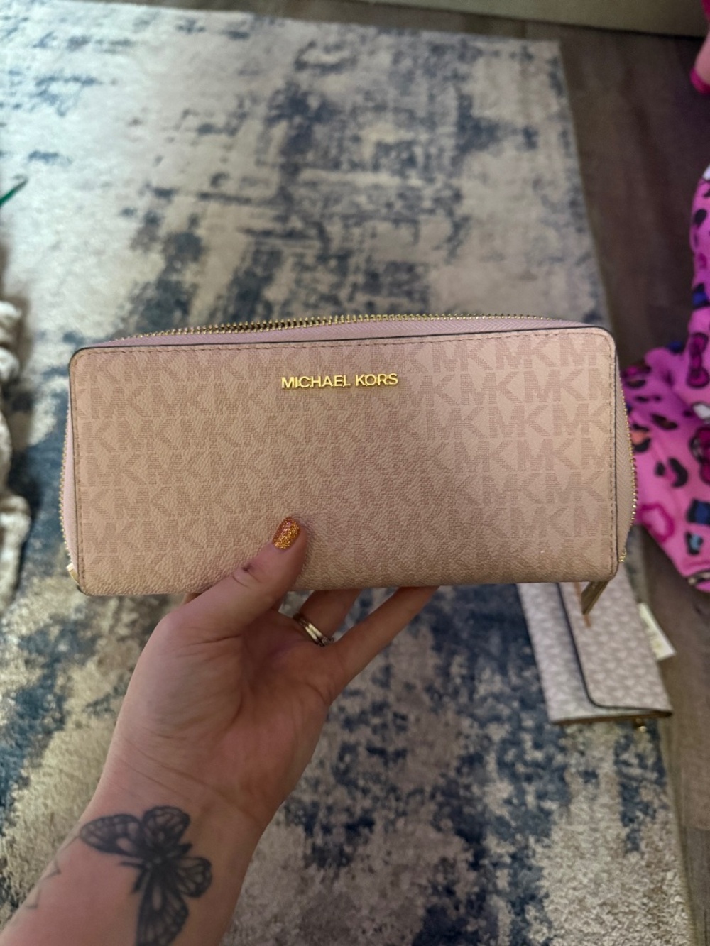 Michael kors wallet